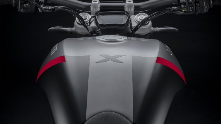  두카티 X디아벨 "Black Star" / New XDiavel "Black Star" / 두카티 스포츠 크루저의 재탄생 / Low speed excitement