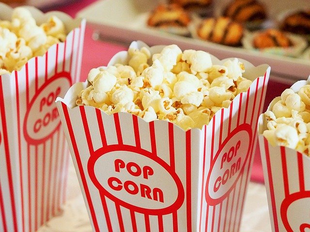 CGV, “영화 관람료 6개월 만에 1천 원 또 인상”