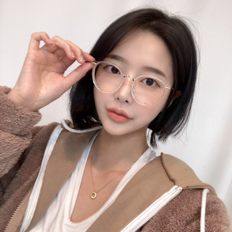 잘나가는 VANANA2 남여 라운드 쉐입 투명 가벼운 안경테 ··· 잘나가는 VANANA2 남여 라운드 쉐입 투명 가벼운 안경테 ···