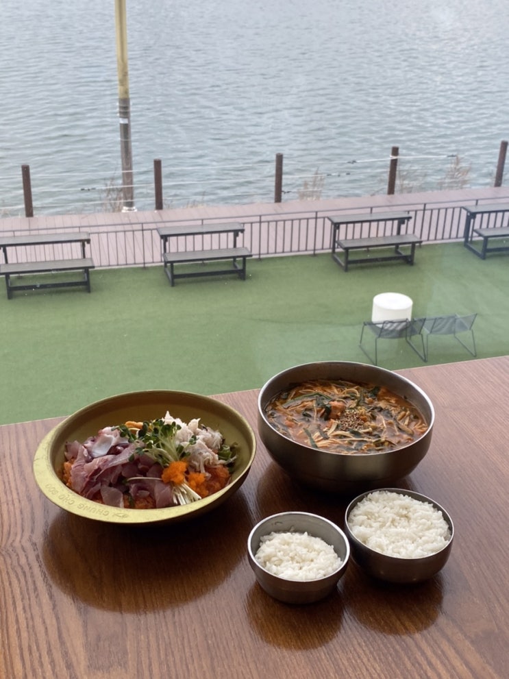  [청초수물회] 속초 비오는 날 가볼만한 찐맛집 / 뷰맛집 / 서빙로봇 / 내돈내산