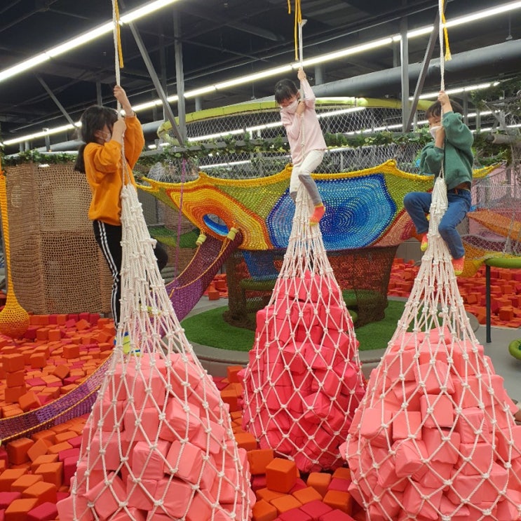  (가산점)퐁퐁플라워에서 하얗게 불태운날:))