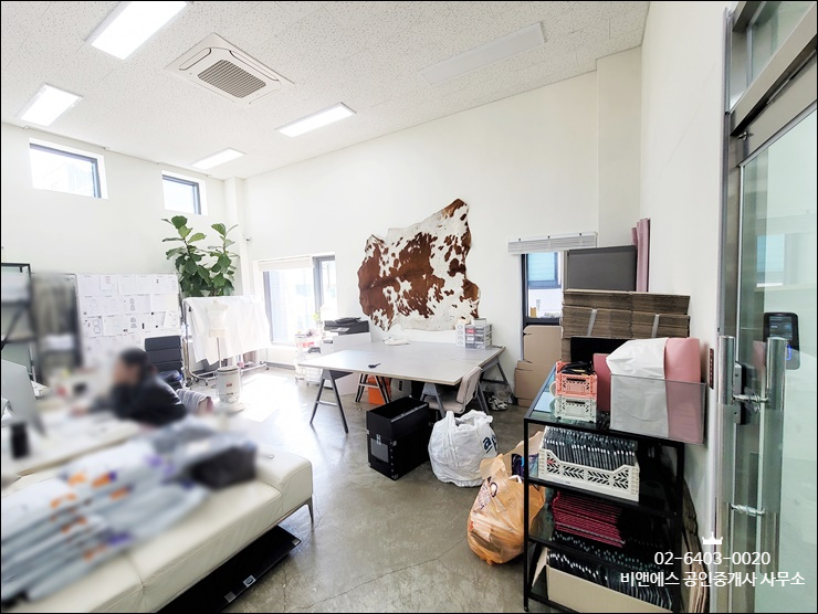  강남에서 정말 귀한 층고 높은 논현동 소형 사무실 임대