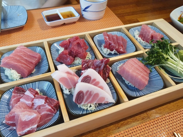  내가 다니는 최고의 식당 감동이어라! OO참치!!!