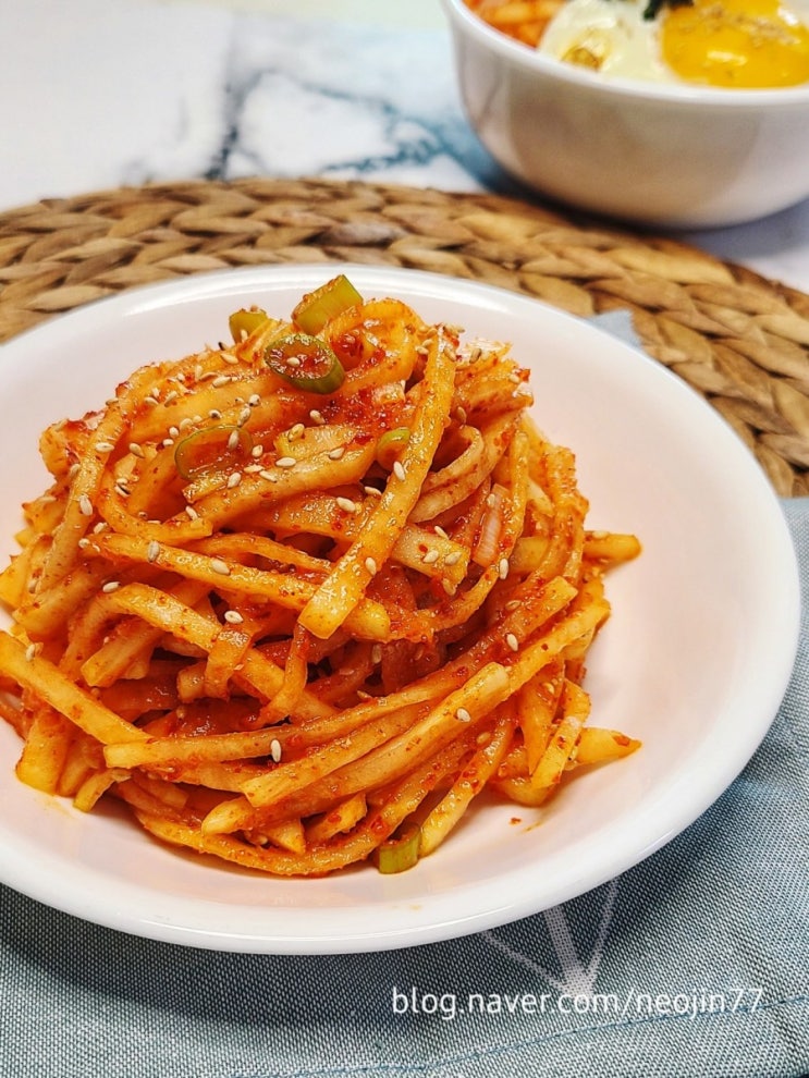 무생채 만드는 법 새콤달콤 무생채비빔밥까지 진짜맛있네 무생채 만드는 법 새콤달콤 무생채비빔밥까지 진짜맛있네