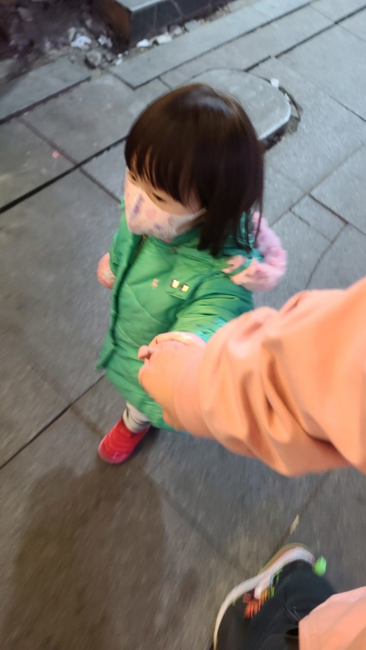  22개월 아기 야밤에 응급실 시트콤 찍고 온 사연