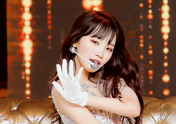 지금까지 아이즈원 김채원이었습니다