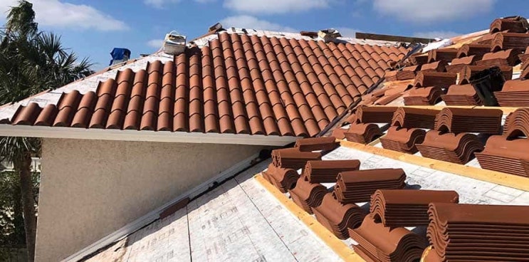 스페니쉬 기와 및 지붕 기와 지붕 스타일 형태