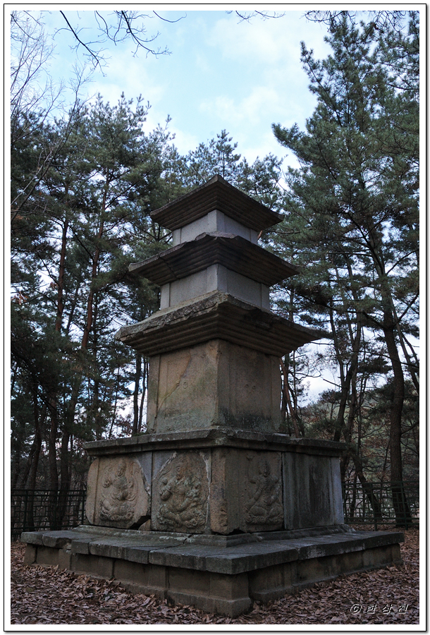 보물 제1867호 경주 남산 창림사지 삼층석탑