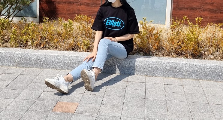 오버핏반팔티 엘리오티 데일리로 좋은 무신사 반팔 착용해요 오버핏반팔티 엘리오티 데일리로 좋은 무신사 반팔 착용해요