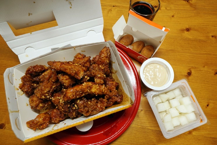  멕시카나 달콤라떼 치킨(feat.커피콩빵) 찐후기