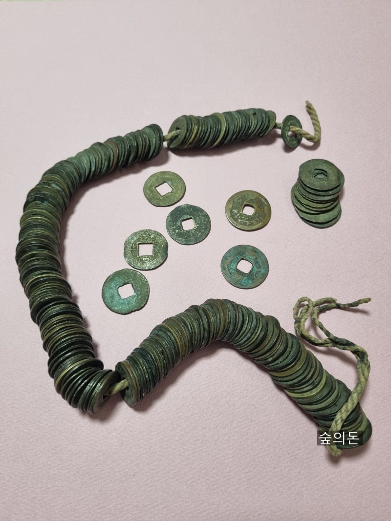 숲의돈이 조사하는] 비트토렌트 토큰을 거래하는 업비트 거래소 소개와 비트코인 암호화폐 등 가상자산에 대한 투자 규제 및 매수 방법 추천  후 상장폐지 등 투기와 조작 위험성 경고 : 네이버 블로그