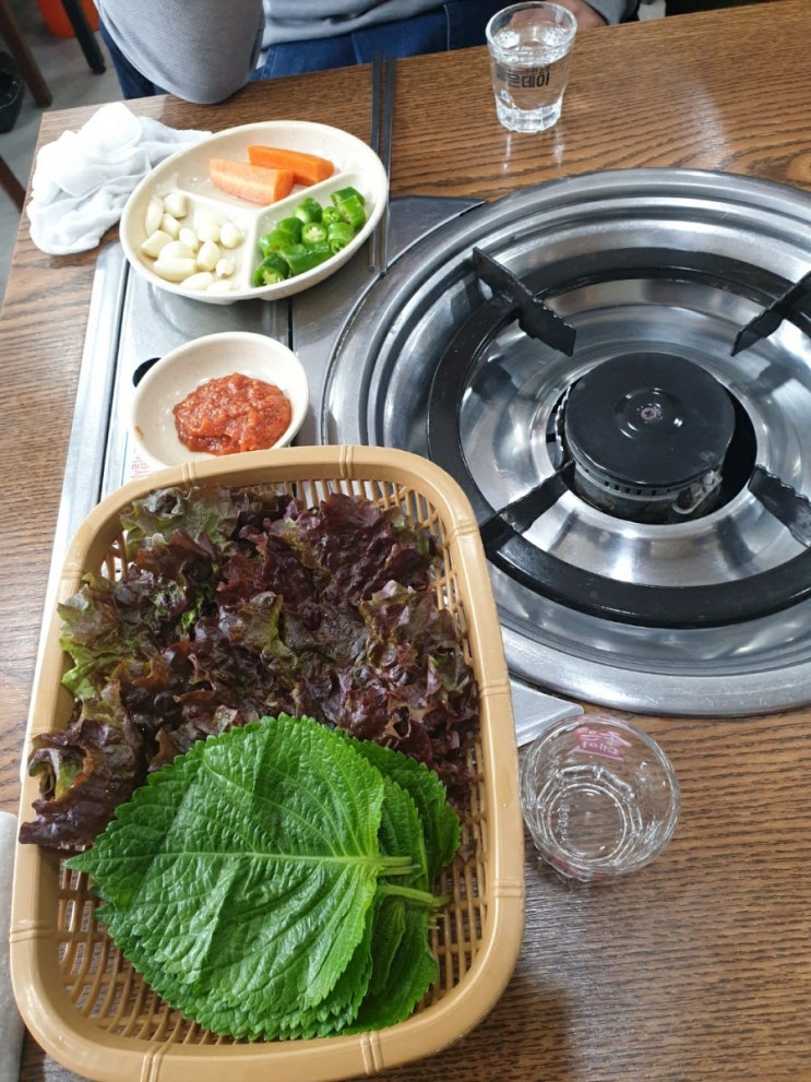  부산 기장멸치 용궁 할매 횟집과 기장 촌집 장어구이