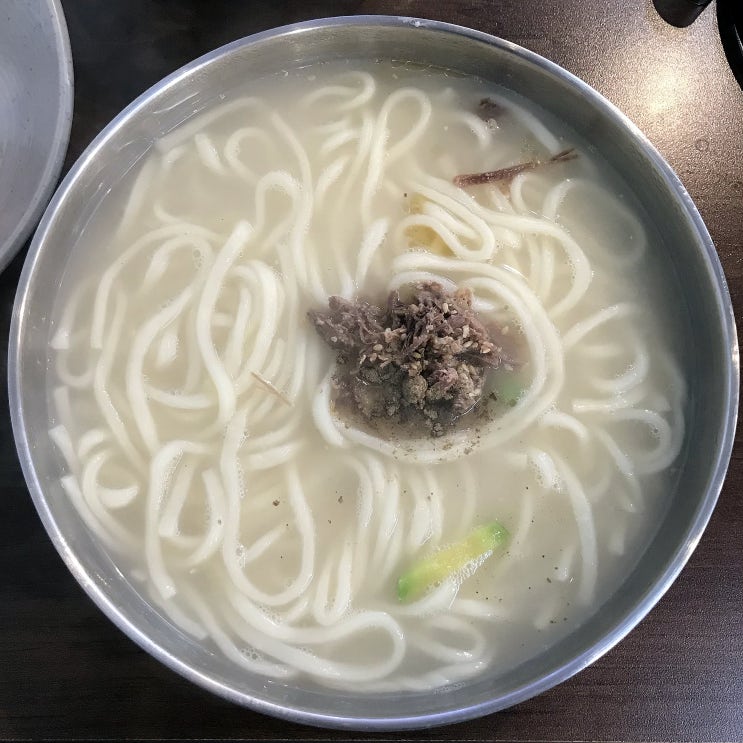 강동역 맛집)진한 사골맛이 매력인 소문난칼국수