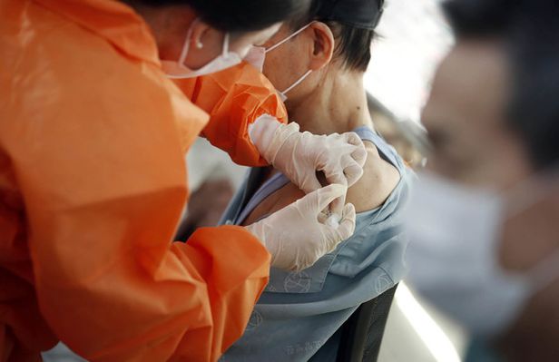 코로나 백신 부작용 보험 국내 첫 선...해외선 지난 연말부터 속속 등장 코로나 백신 부작용 보험 국내 첫 선...해외선 지난 연말부터 속속 등장