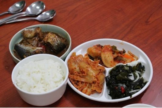 어려운 이웃 도왔던 ‘천원 백반집’ 운영난에…시민들 손길 이어져 어려운 이웃 도왔던 ‘천원 백반집’ 운영난에…시민들 손길 이어져