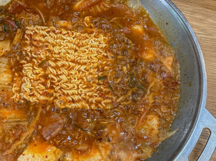  현지인도 인정한 수원 부대찌개 맛집 '두꺼비집 메산본점' 솔직후기