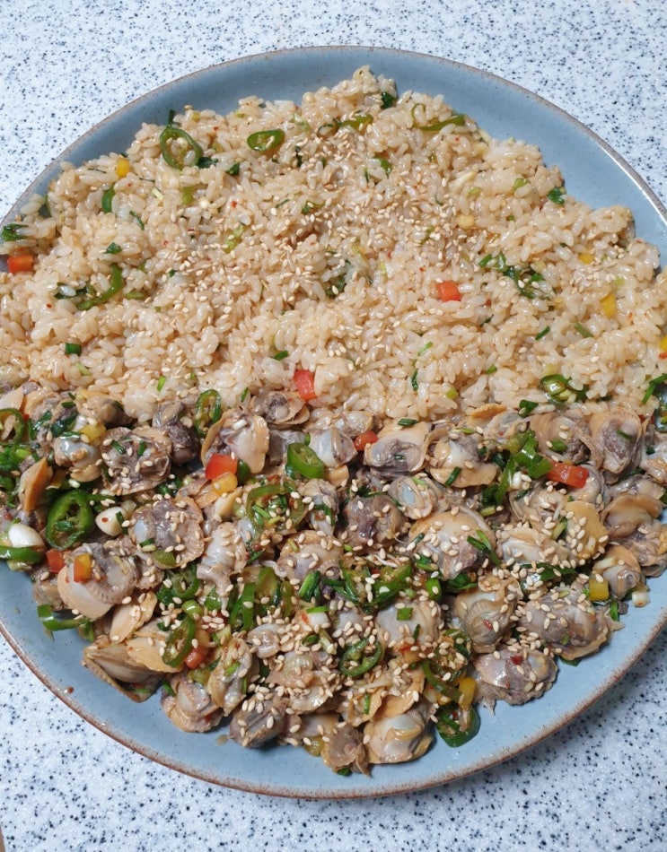  꼬막 비빔밥 :  봄의 기운 달래 넣어서