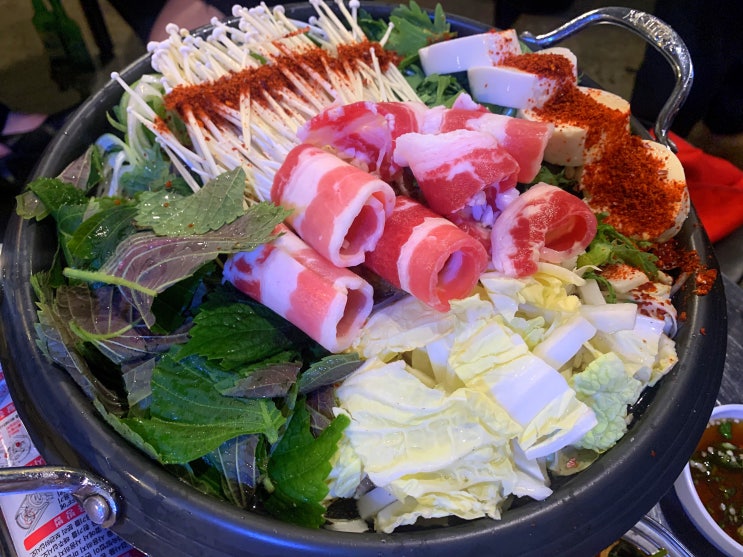  홍대 곱창전골먹으러 차칸곱창 뜨끈한 국물 땡길 때