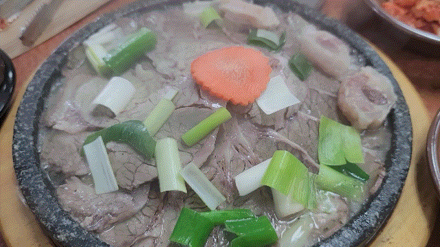  서울 신림동 24시간 우리설렁탕 모듬수육 쌈이랑 같이 먹어요