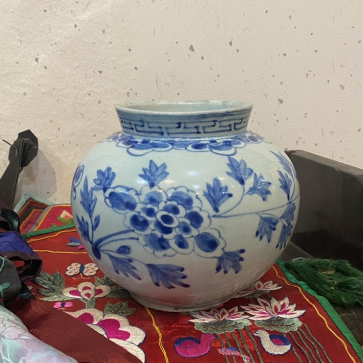  분원 목단항아리