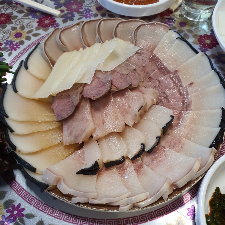  울산고래고기 수암시장 왕고래집 "저를 전적으로 믿으셔야합니다"