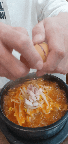 콩심 신현점 (콩나물국밥, 만두김치콩나물국밥, 모주, 메밀전병)