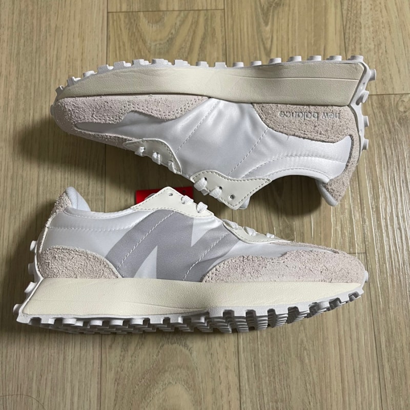 [New Balance] 뉴발란스 327 화이트 문빔/ WS327SFD구매! 봄에 찰떡인 색감!