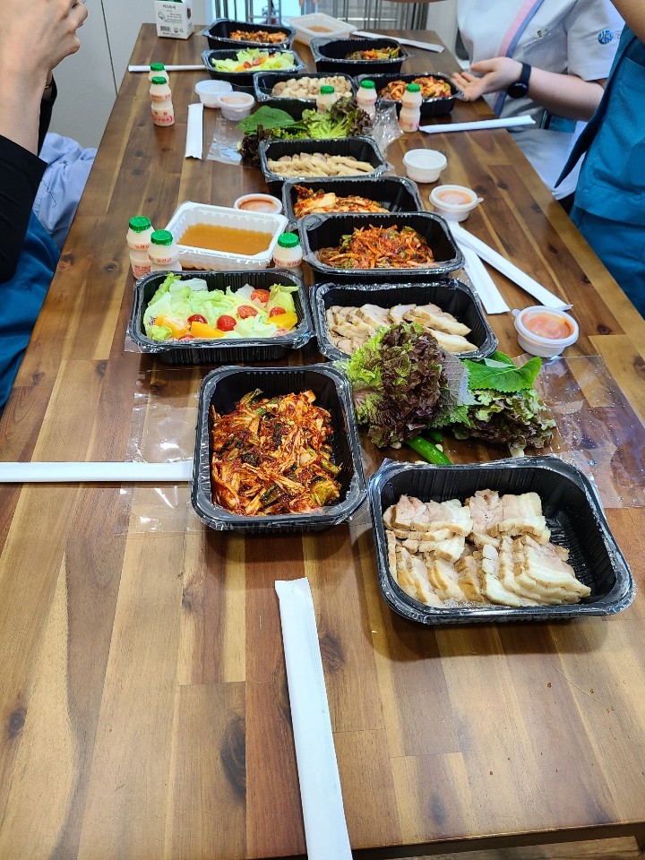  광안리재활 코로나시절 회식은 백년보쌈 배달이예요!