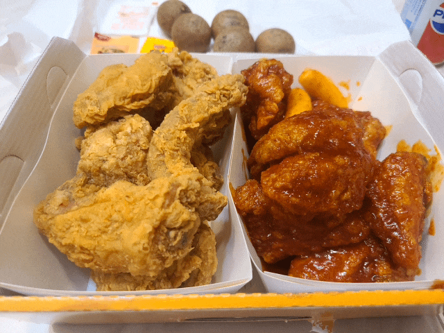 멕시카나 후라이드반 양념반, 더블치즈볼, 불닭마요 소스까지 내돈내산 리뷰 멕시카나 후라이드반 양념반, 더블치즈볼, 불닭마요 소스까지 내돈내산 리뷰