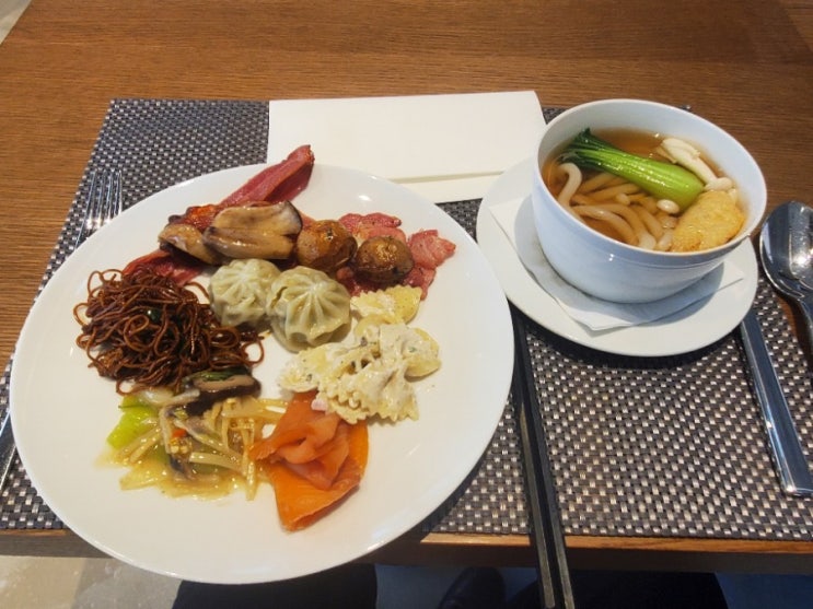  포포인츠 바이 쉐라톤 서울 명동 에볼루션 조식 및 기타부대시설.....