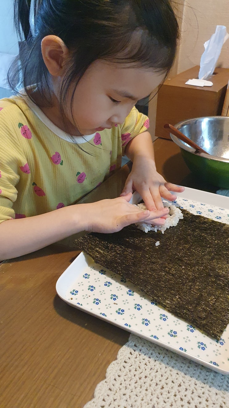  밥 잘 안 먹는 아이, 접는 김밥은 과연 먹을까?