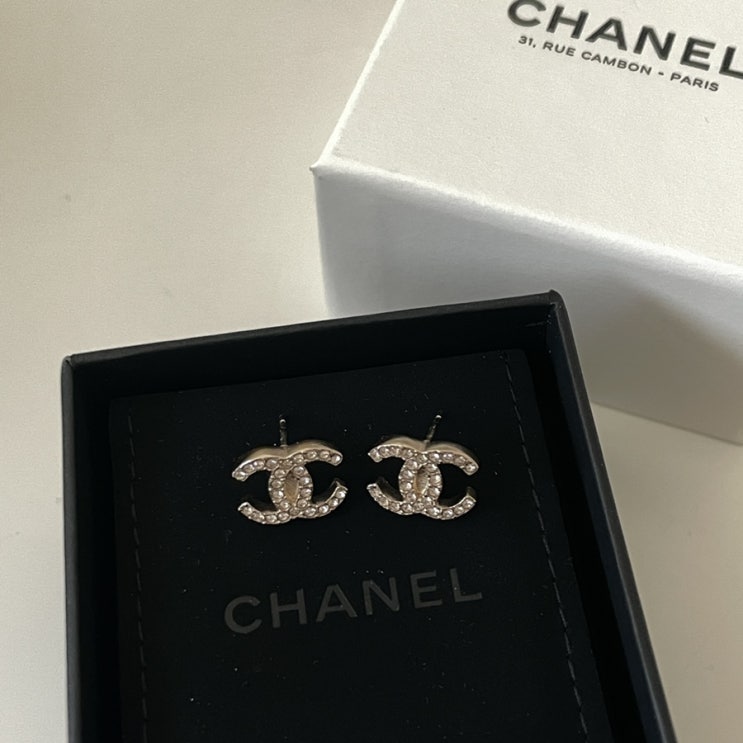 [CHANEL] 샤넬 프랑스 본점에서 구매한 CC로고 귀걸이c(+착용샷)