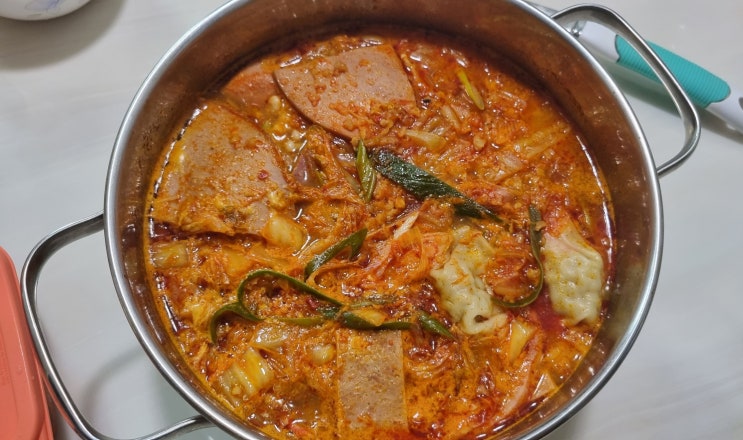 뒷 맛 깔끔한, 다이소급 가성비 최고의 영통 명량부대찌개