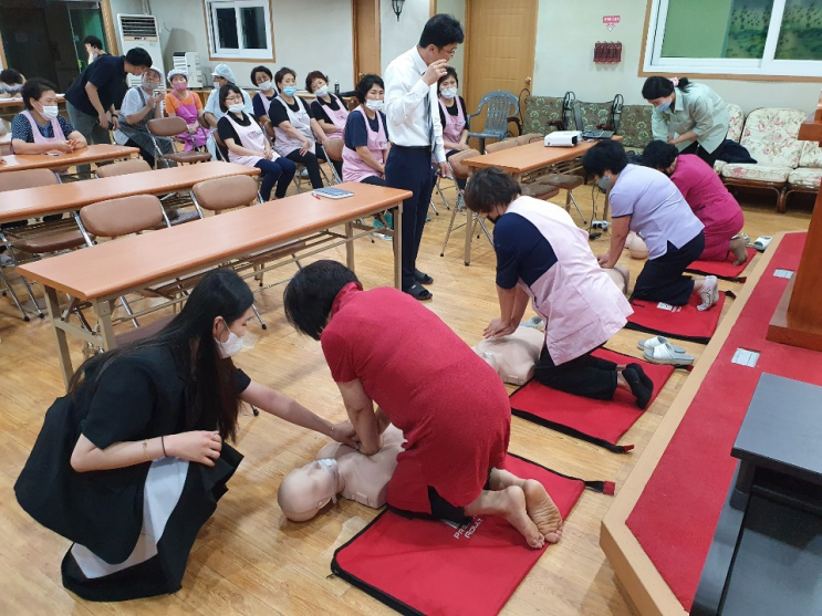 심정지 응급상황시 가족을 살리는 심폐소생술 꼭 배워 둡시다!