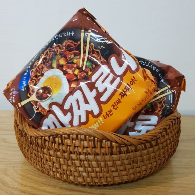  짜장라면 유목민들은 주목 / 리뉴얼된 짜짜로니 신제품 솔직후기 (구버전과 맛비교)