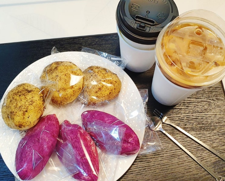 대구 월성동 카페 : 카페달달 월성점 / 감자빵 고구마빵 맛집 / 레터링 케이크 주문 제작 대구 월성동 카페 : 카페달달 월성점 / 감자빵 고구마빵 맛집 / 레터링 케이크 주문 제작