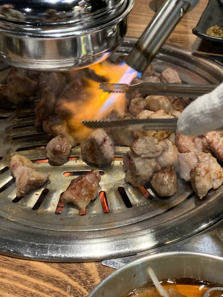  역삼 두꺼운 초벌구이 돼지고기 맛집: 돈우애락
