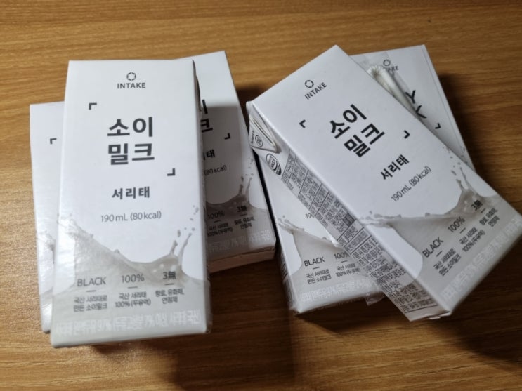 국산 서리태 검은콩두유 인테이크소이밀크 고소하고 진한 서리태콩물 직장인 식사대용으로 딱 좋은 것 같아요 국산 서리태 검은콩두유 인테이크소이밀크 고소하고 진한 서리태콩물 직장인 식사대용으로 딱 좋은 것 같아요