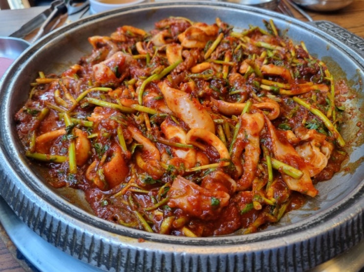 잠실맛집. 오징어불고기 맛집은 역시 군산오징어본점이지. 맵기조절가능 잠실맛집. 오징어불고기 맛집은 역시 군산오징어본점이지. 맵기조절가능