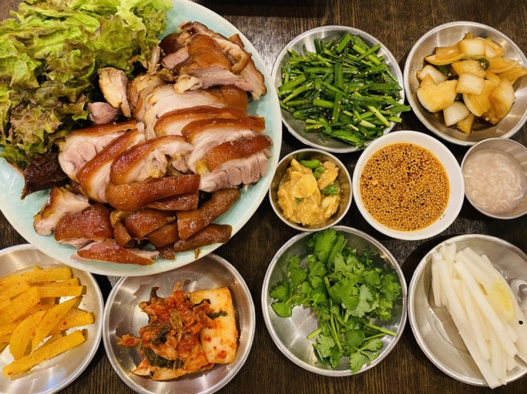  [분당 정자 맛집] 윤밀원 : 기본기가 튼튼한 족발 및 양지매운칼국수 맛집
