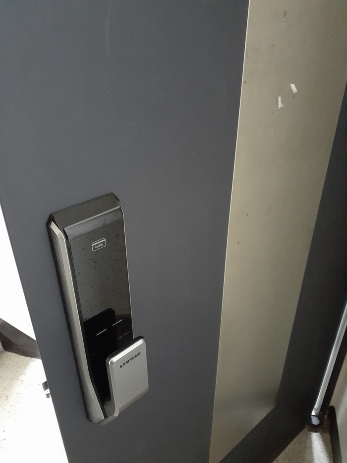  [사천 리가 아파트 삼성 푸시풀 설치] 사천 푸시풀 전자도어락 설치/사천 리가 아파트 도어락 설치/사천읍 전자도어락 설치/사천읍 푸시풀 전자도어락