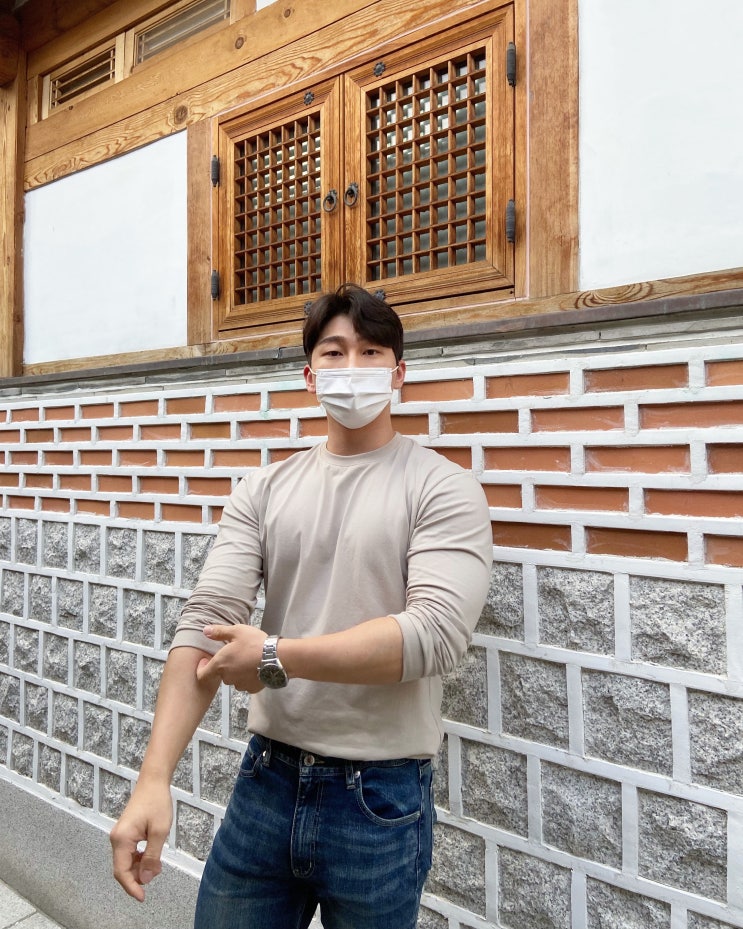  남자 머슬핏 긴팔 핵쿨남, 근육이 잘 보이는 데일리룩 티셔츠