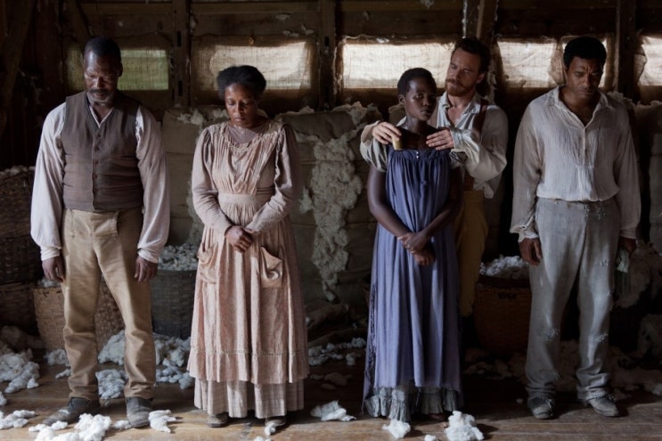 하루아침에 가축과 같은 삶을 살게 된 남자의 이야기 넷플릭스 영화 추천 노예 12년 (12 Years a Slave, 2014)