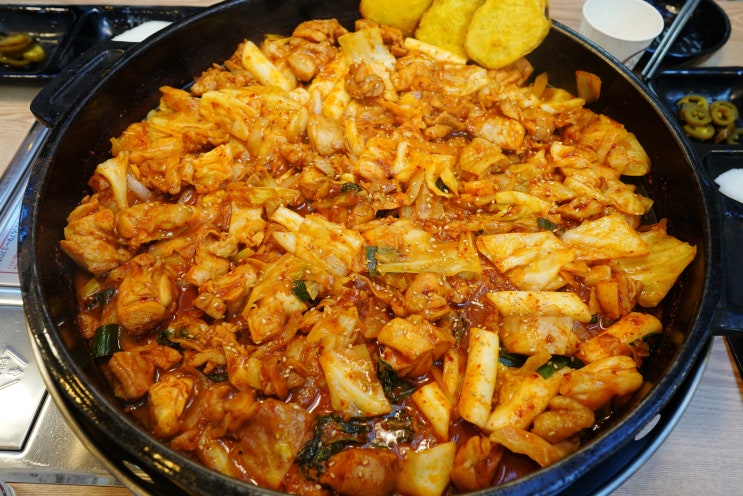  광교 상현 맛집 홍춘천 치즈닭갈비에서 부모님과 식사