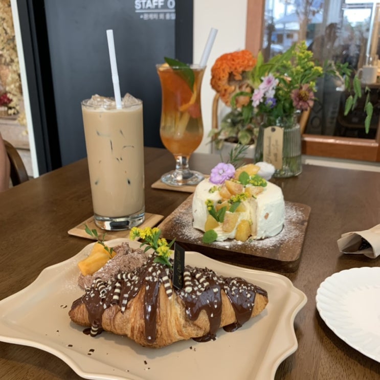  평택 플라워 카페 꽃잎하나 맛있는 디저트에 예쁜 꽃선물까지!