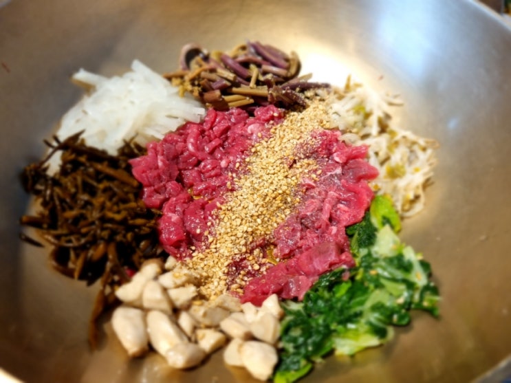 거제현지인맛집 거제집 육회와 육회비빔밥, 포로수용소와 거제고현맛집으로 유명한 곳(거제여행코스) 거제현지인맛집 거제집 육회와 육회비빔밥, 포로수용소와 거제고현맛집으로 유명한 곳(거제여행코스)