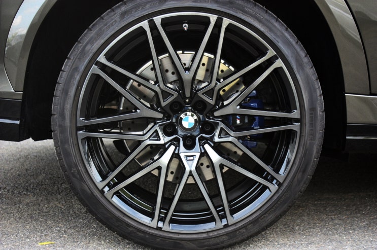  BMW X6M 블랙틴트 마감 다이아몬드 컷팅 휠수리 휠복원