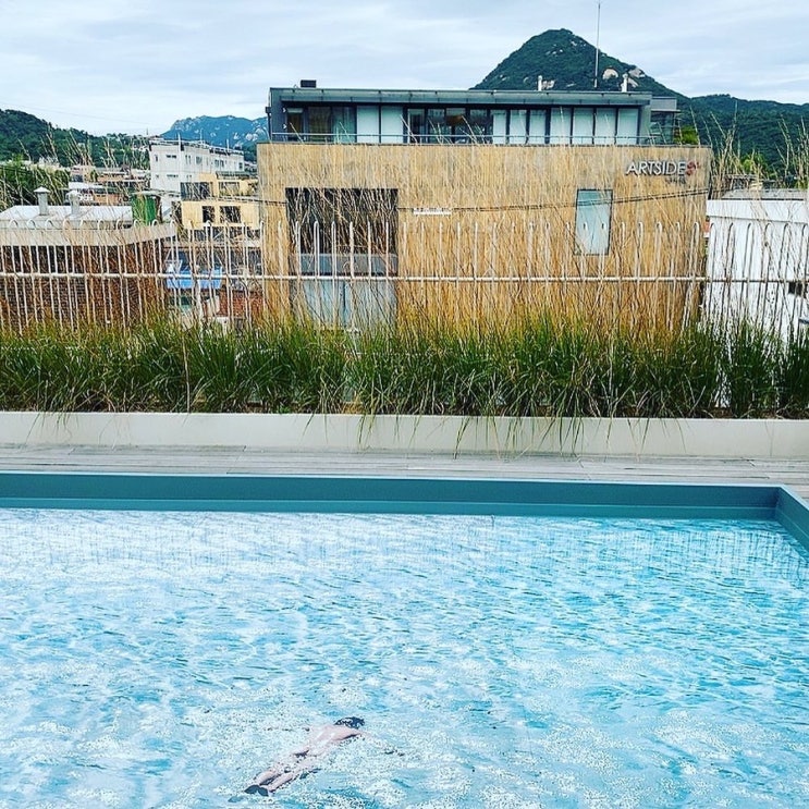 대기없이 바로 입장한, 요시고사진전 : 따뜻한 휴일의 기록 대기없이 바로 입장한, 요시고사진전 : 따뜻한 휴일의 기록