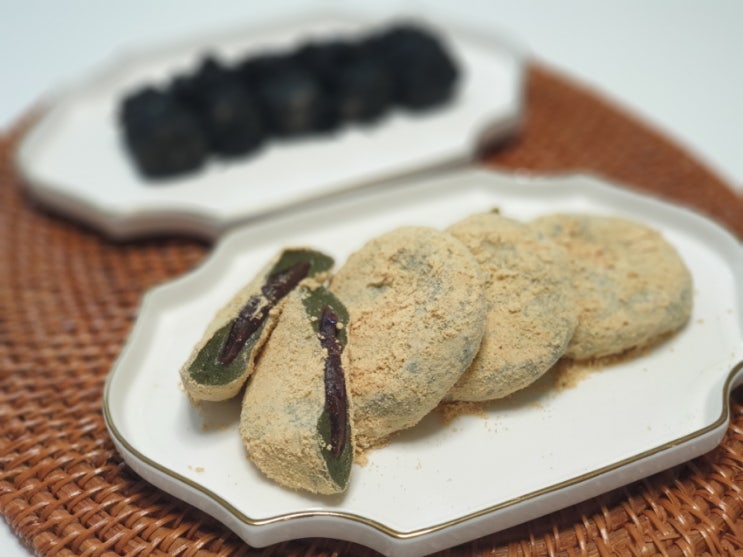  달콤한 콩쑥개떡 & 고소한 흑임자 인절미 꿀맛떡 카카오 선물하기~~