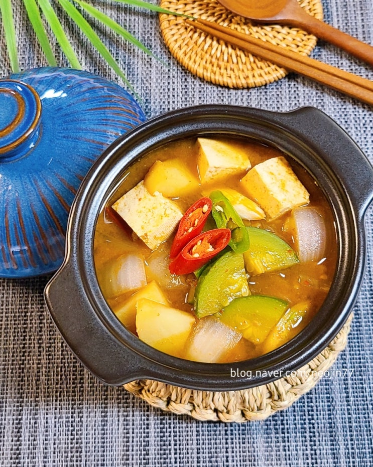 간단된장찌개 끓이는법 구수하고 칼칼한 기본 된장찌개 보글보글 끓였어요 간단된장찌개 끓이는법 구수하고 칼칼한 기본 된장찌개 보글보글 끓였어요